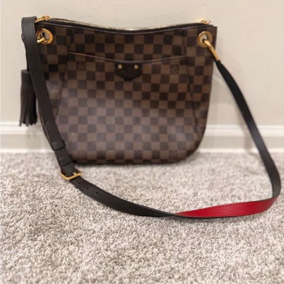 Louis Vuitton
Damier Ebene South Bank Besace Crossbody/Shoulder Bag - Picture 10 of 16